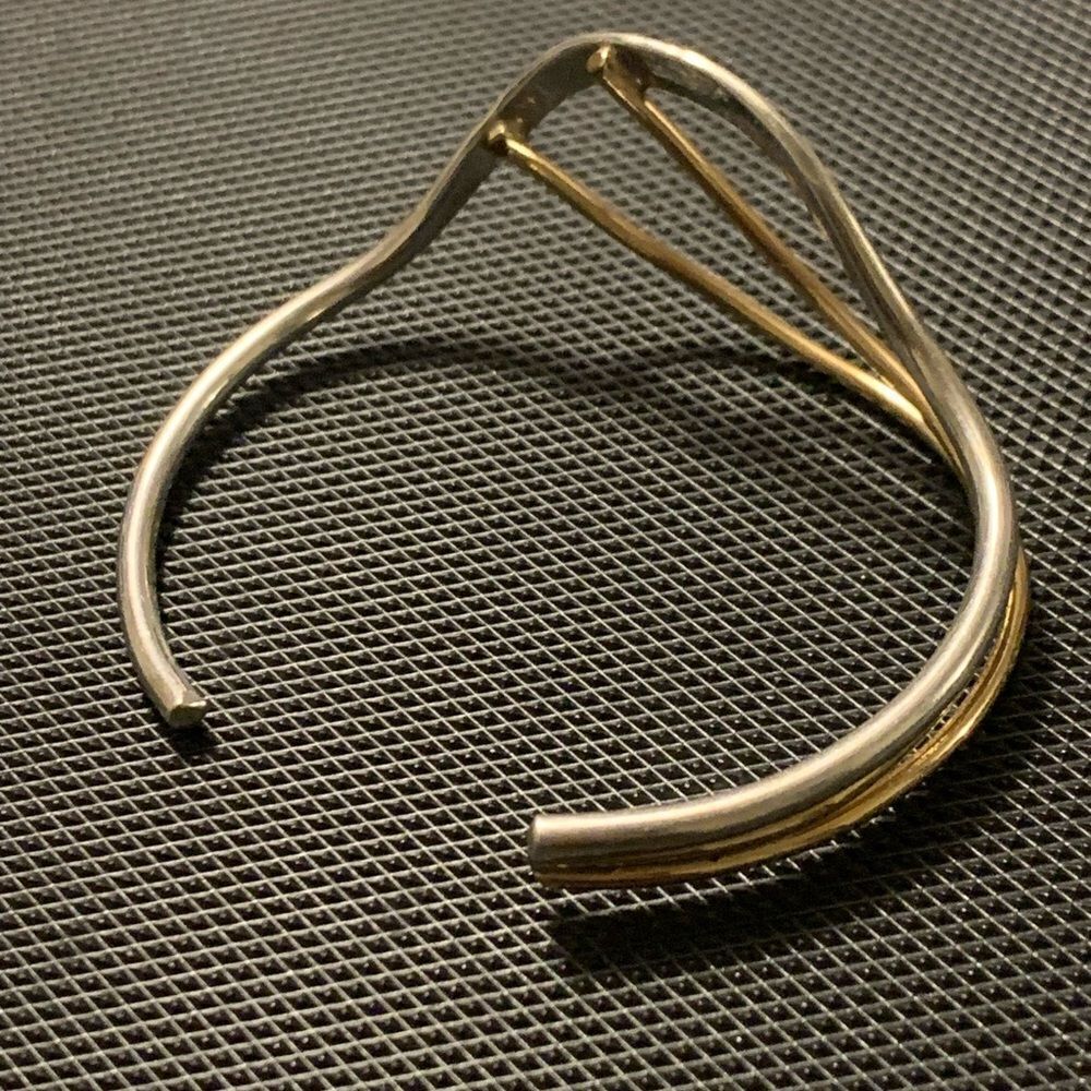 Peter James Rippling Cuff Elegant Gold and Silver Women's Bracelet - Picture 3 of 4